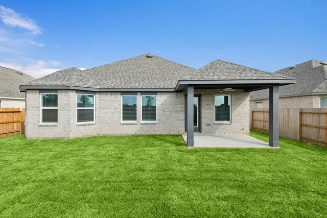 $346,990 | 3621 Moraine Lk Drive, Santa Fe, TX 77510