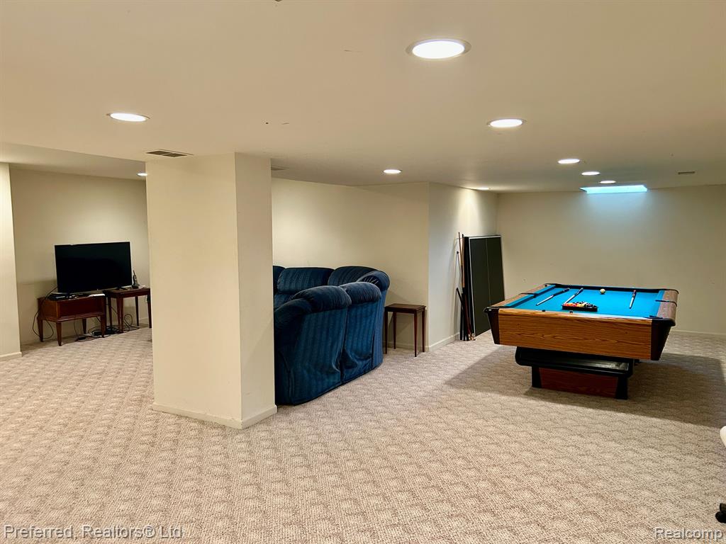 24584 Ridgeview Drive Farmington Hills, MI 48336 - Photo 43 of 50