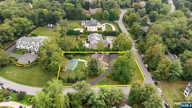 $3,799,000 | 1 Hemlock Drive, Cresskill, NJ 07626
