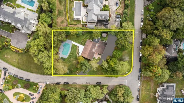 $3,799,000 | 1 Hemlock Drive, Cresskill, NJ 07626