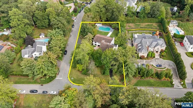 $3,799,000 | 1 Hemlock Drive, Cresskill, NJ 07626