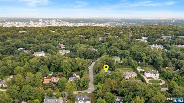 $3,799,000 | 1 Hemlock Drive, Cresskill, NJ 07626