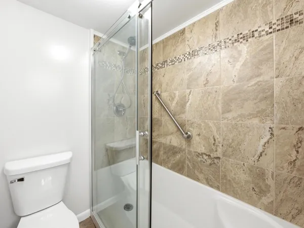 $185,000 | 1402 Woodhollow Drive, Unit 1A, Flossmoor, IL 60422