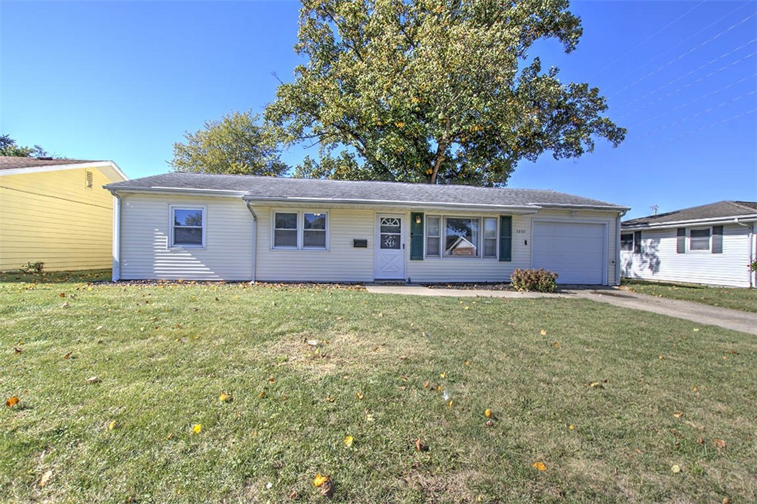 3959 Cambridge Drive Decatur, IL 62526 - Photo 1 of 20 Front of home