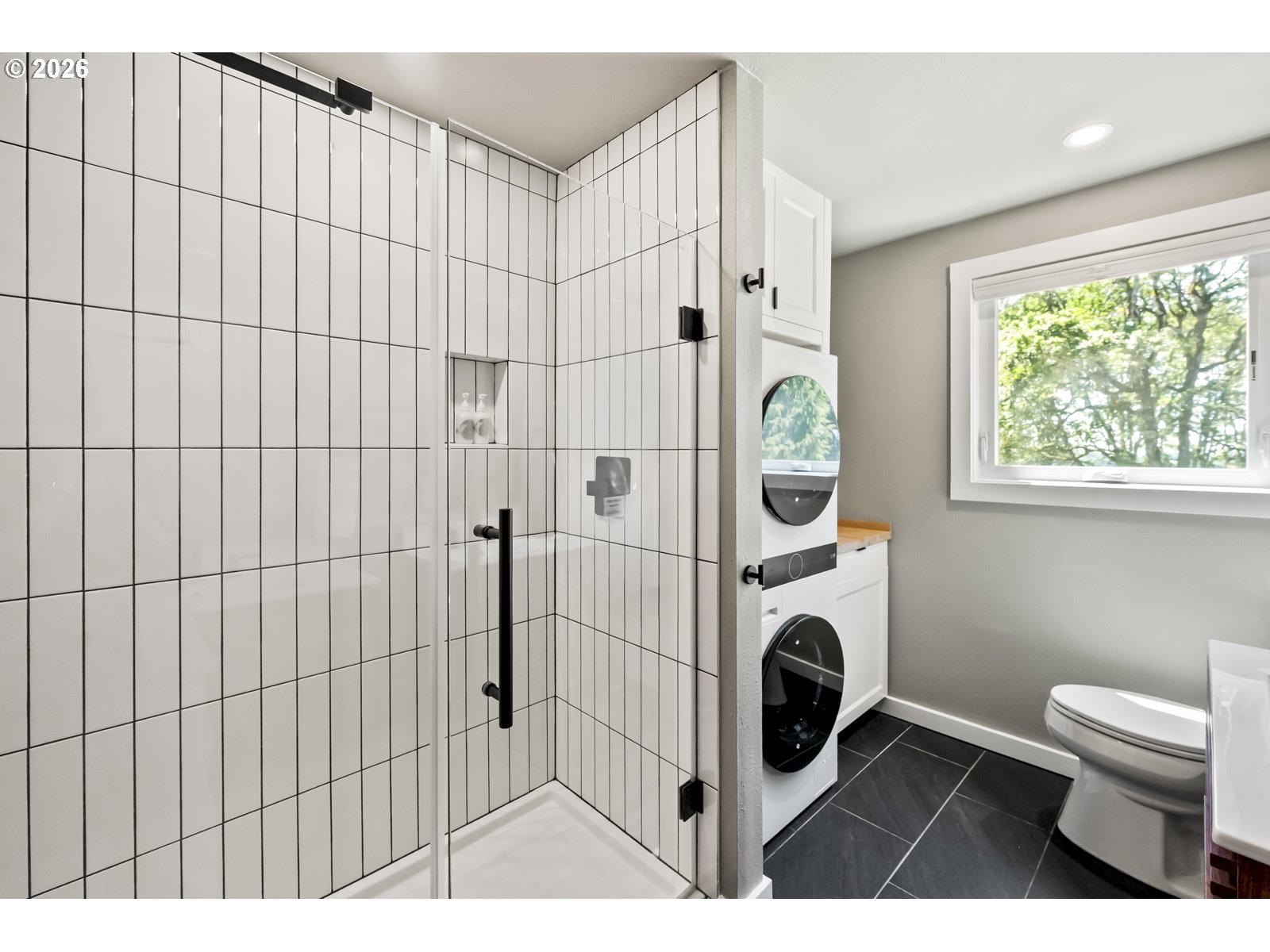 17340 Northeast Woodland Loop Road Yamhill, OR 97148 - Photo 23 of 46 Bathroom