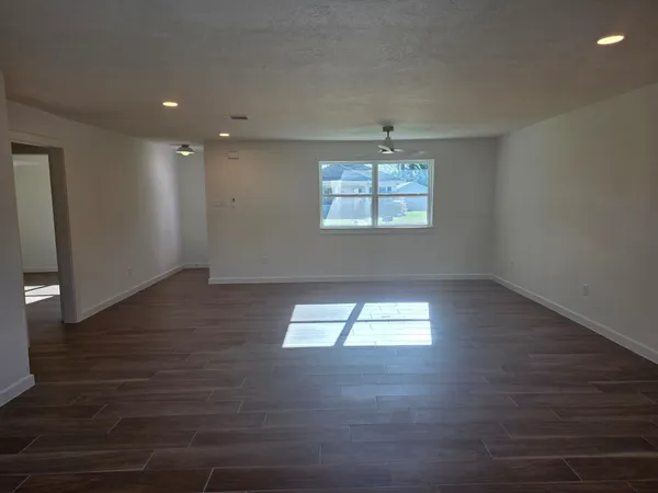 $2,150 | 803 Coleman Street, Dayton, TX 77535