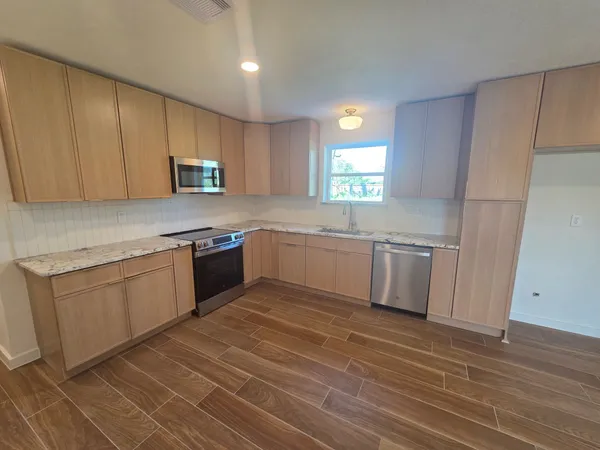 $2,150 | 803 Coleman Street, Dayton, TX 77535