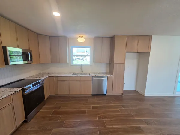 $2,150 | 803 Coleman Street, Dayton, TX 77535