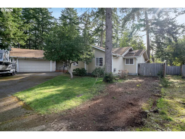 $450,000 | 2356 North 22nd Court, Florence, OR 97439