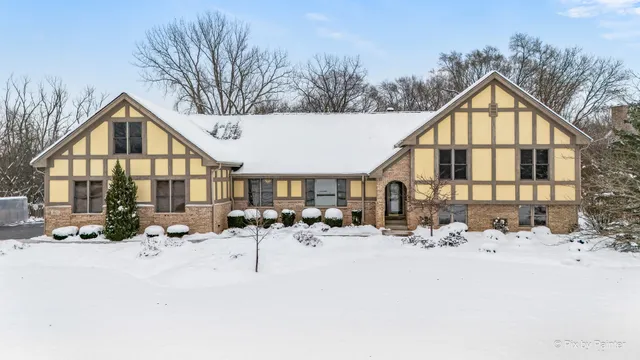 $825,000 | 26651 Pheasant Trail, Wauconda, IL 60084