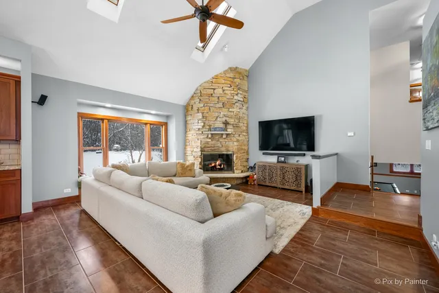 $825,000 | 26651 Pheasant Trail, Wauconda, IL 60084