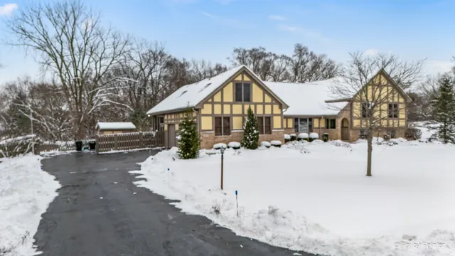 $825,000 | 26651 Pheasant Trail, Wauconda, IL 60084