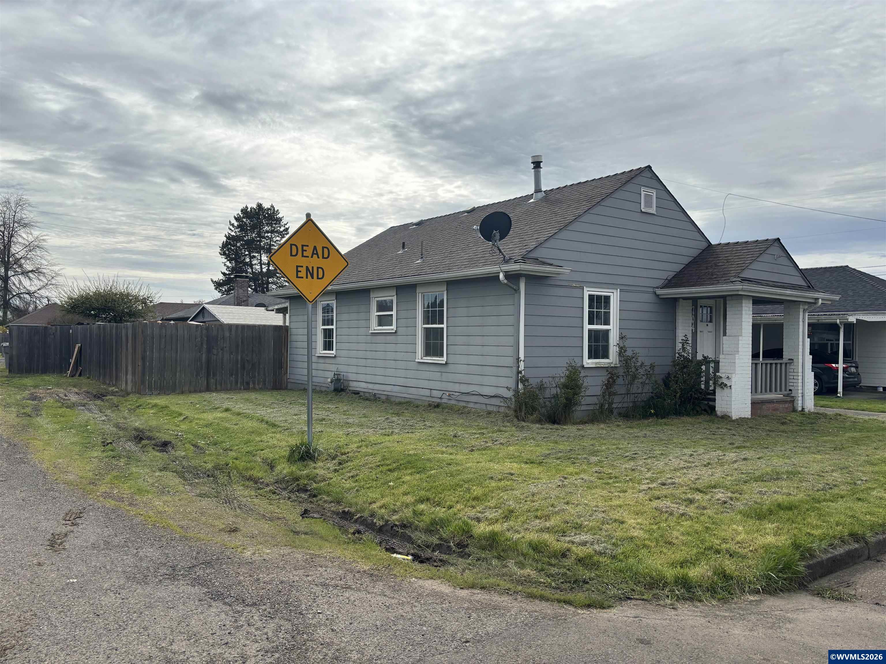 704 Southwest 16th Avenue Albany, OR 97321 - Photo 29 of 35
