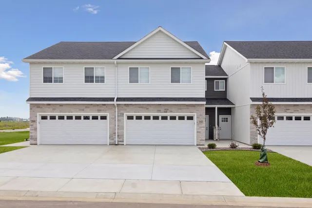 $325,000 | 630 Franklin Street, Roberts, WI 54023