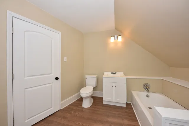 $139,900 | 4025 West Fairmount Avenue, Milwaukee, WI 53209