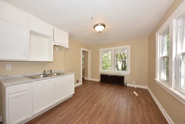 $139,900 | 4025 West Fairmount Avenue, Milwaukee, WI 53209