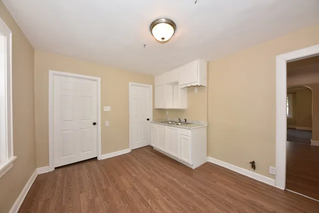 $139,900 | 4025 West Fairmount Avenue, Milwaukee, WI 53209