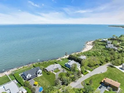 $2,799,000 | 2100 Sound Drive, Greenport, NY 11944