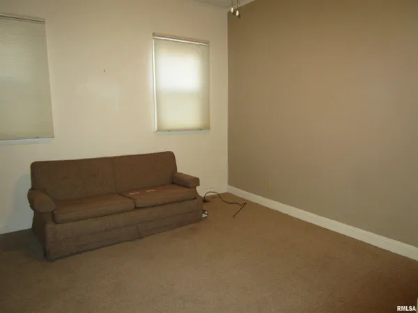 $199,900 | 316 Woodland Place, Jacksonville, IL 62650