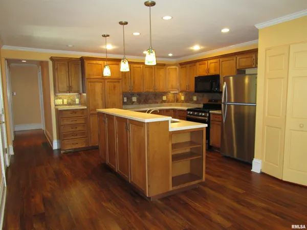 $199,900 | 316 Woodland Place, Jacksonville, IL 62650