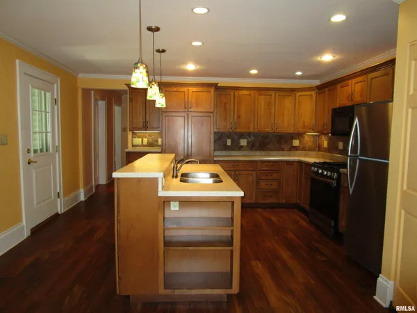 $199,900 | 316 Woodland Place, Jacksonville, IL 62650