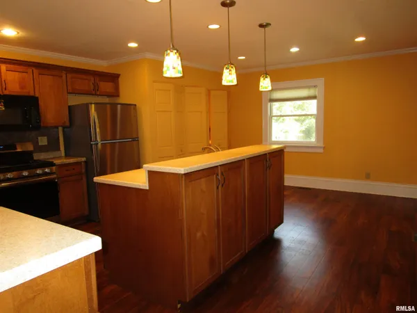 $199,900 | 316 Woodland Place, Jacksonville, IL 62650