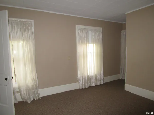 $199,900 | 316 Woodland Place, Jacksonville, IL 62650