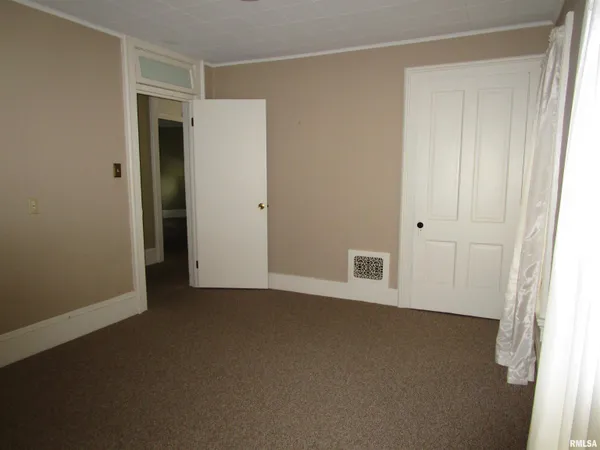 $199,900 | 316 Woodland Place, Jacksonville, IL 62650