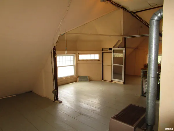 $199,900 | 316 Woodland Place, Jacksonville, IL 62650