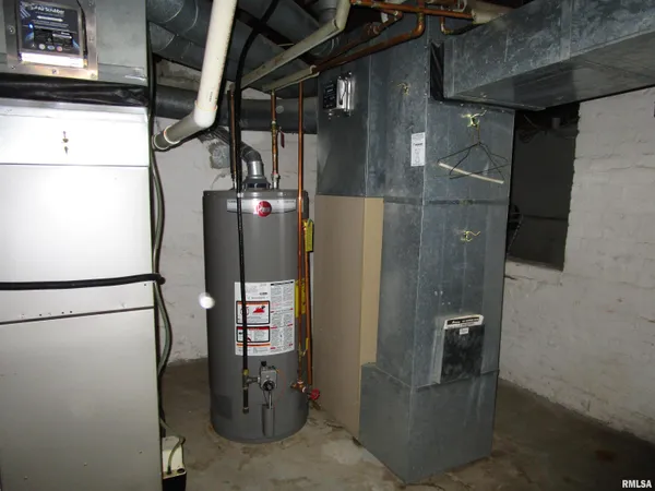 $199,900 | 316 Woodland Place, Jacksonville, IL 62650