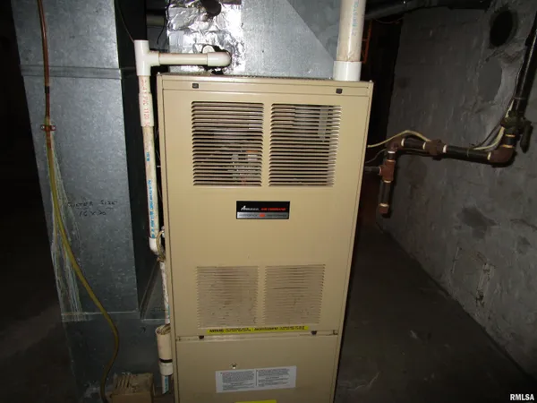 $199,900 | 316 Woodland Place, Jacksonville, IL 62650