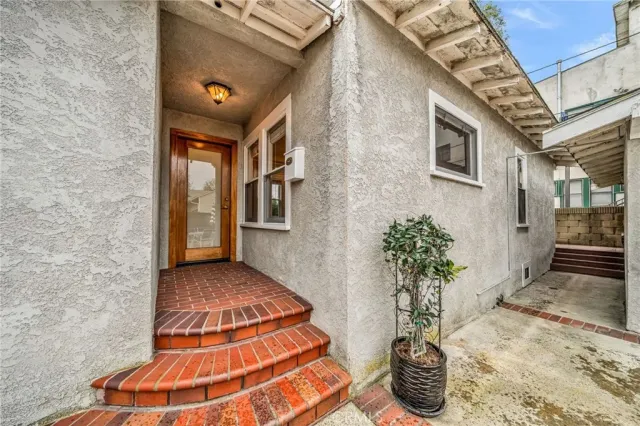 $3,000 | 239 Coronado Avenue, Long Beach, CA 90803