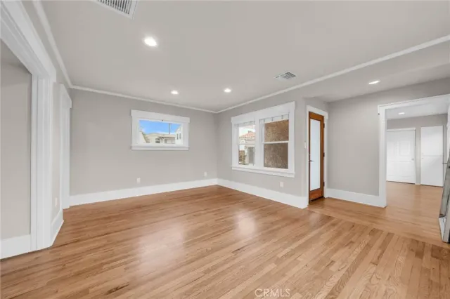 $3,000 | 239 Coronado Avenue, Long Beach, CA 90803