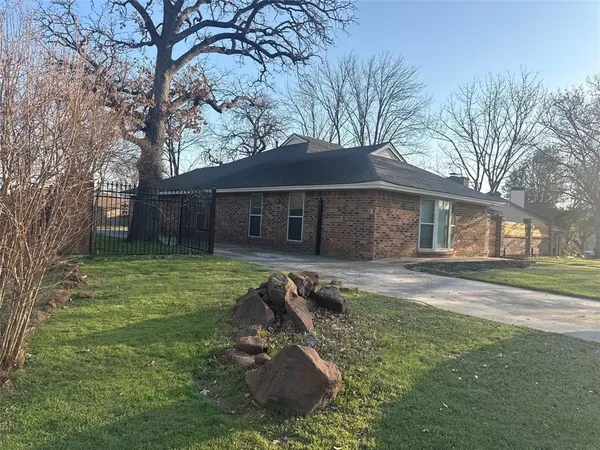 $410,000 | 2109 Oakmeadow Street, Bedford, TX 76021