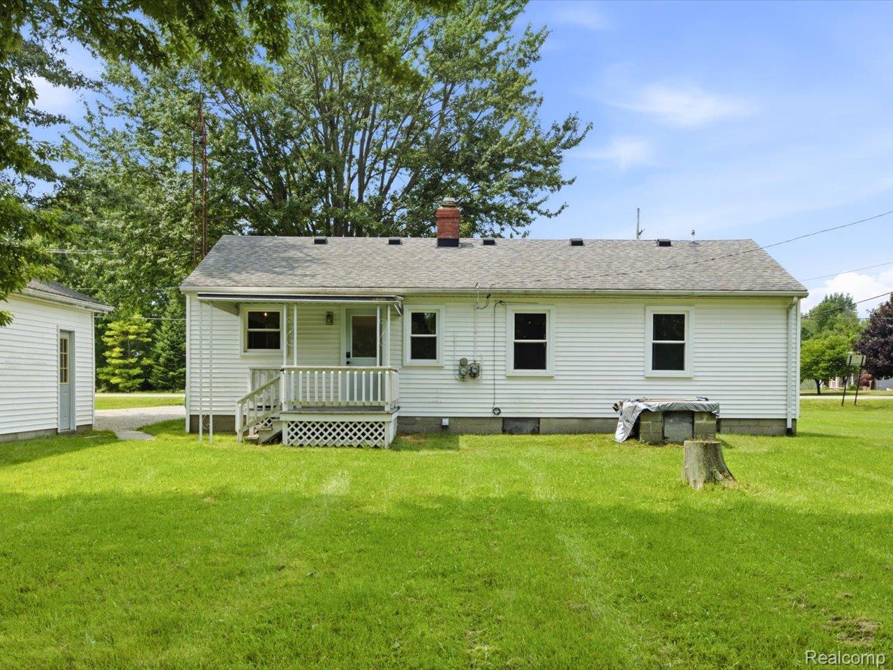 1434 Allen Road Smiths Creek, MI 48074 - Photo 23 of 27 20-1434 Allen Rd (20).jpg