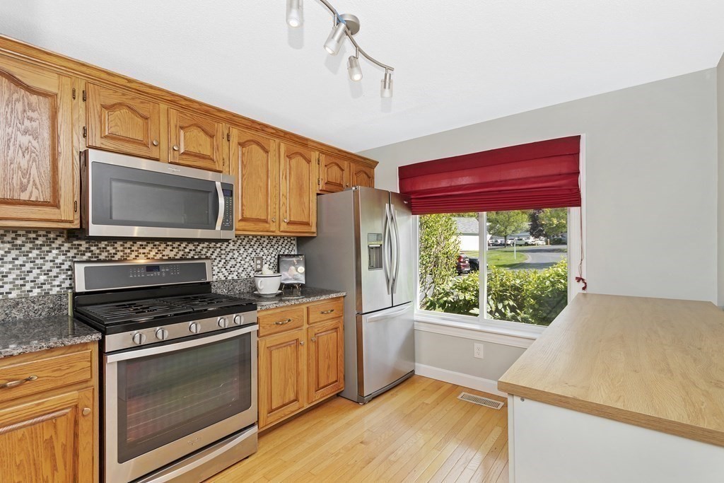 51 Stone Ridge Road, Unit 51 Franklin, MA 02038 - Photo 8 of 18 Gallery Image 8