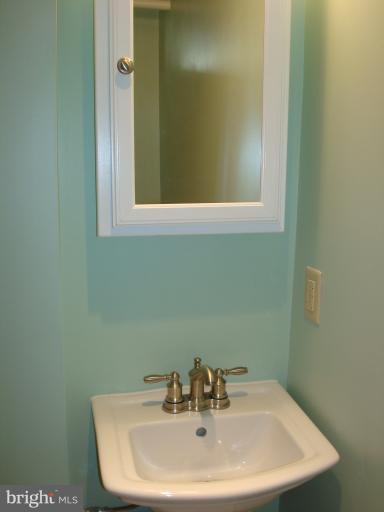 8120 Fort Hunt Road Alexandria, VA 22308 - Photo 12 of 29 Bath Lower Level