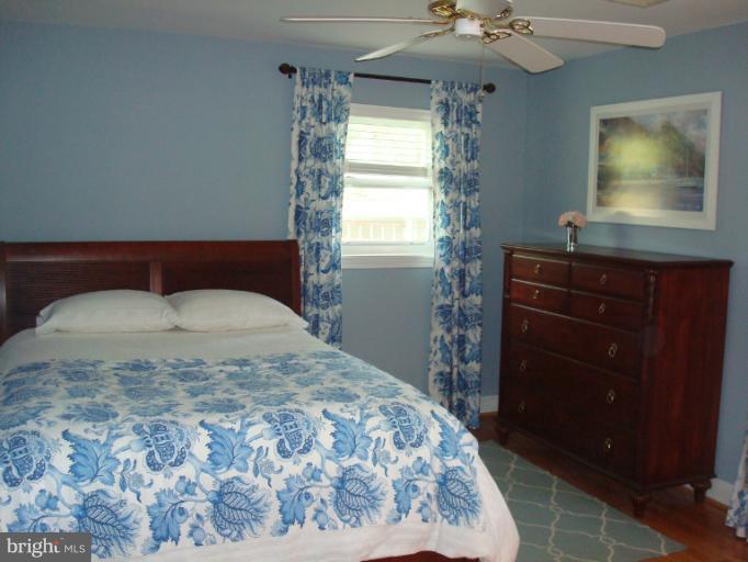 8120 Fort Hunt Road Alexandria, VA 22308 - Photo 14 of 29 Bedroom (Master)