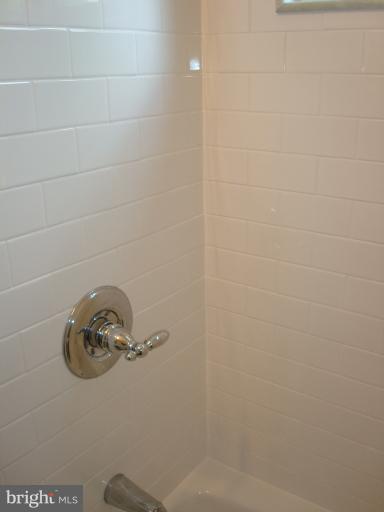 8120 Fort Hunt Road Alexandria, VA 22308 - Photo 3 of 29 Bath 1 detail