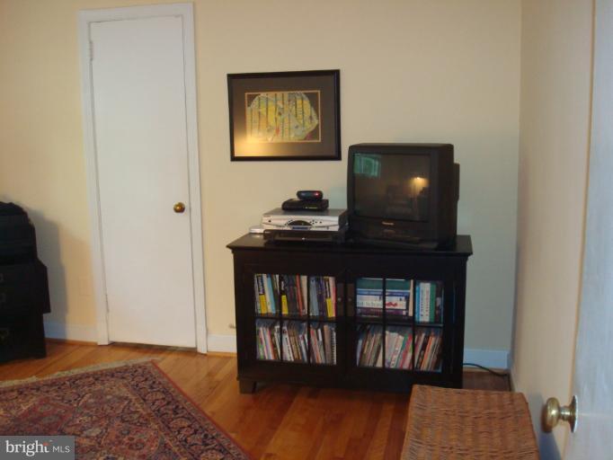 8120 Fort Hunt Road Alexandria, VA 22308 - Photo 21 of 29 Bedroom2