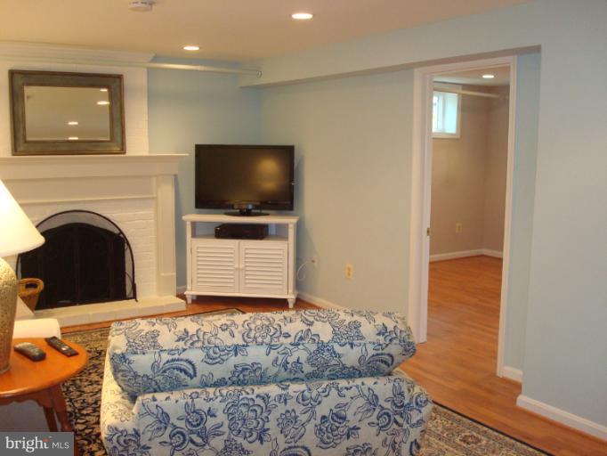 8120 Fort Hunt Road Alexandria, VA 22308 - Photo 22 of 29 Recreation Room