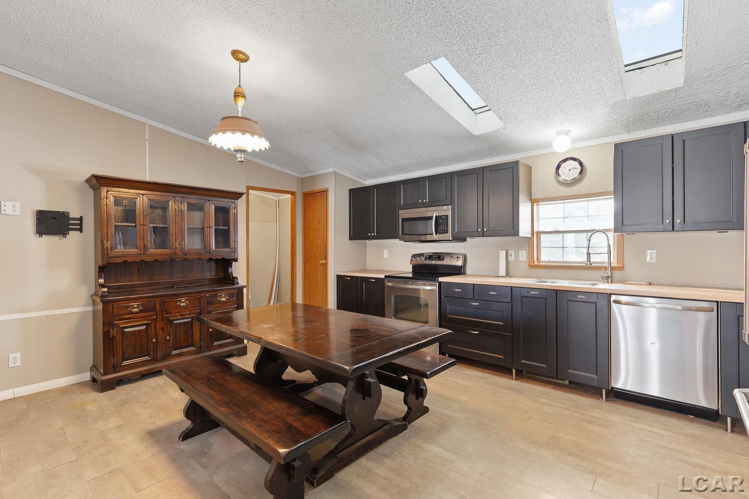 10790 Lawrence Road Brooklyn, MI 49230 - Photo 13 of 48 Gallery Image 13