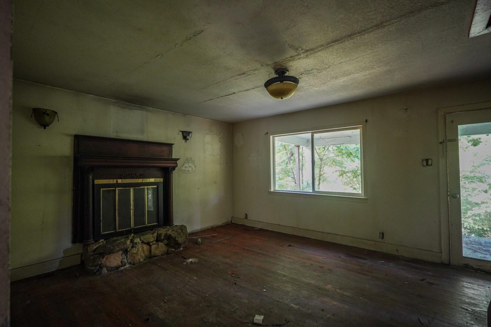 176 House Of Prayer Road Elizabethton, TN 37643 - Photo 11 of 19 IMG_6449 (Large)