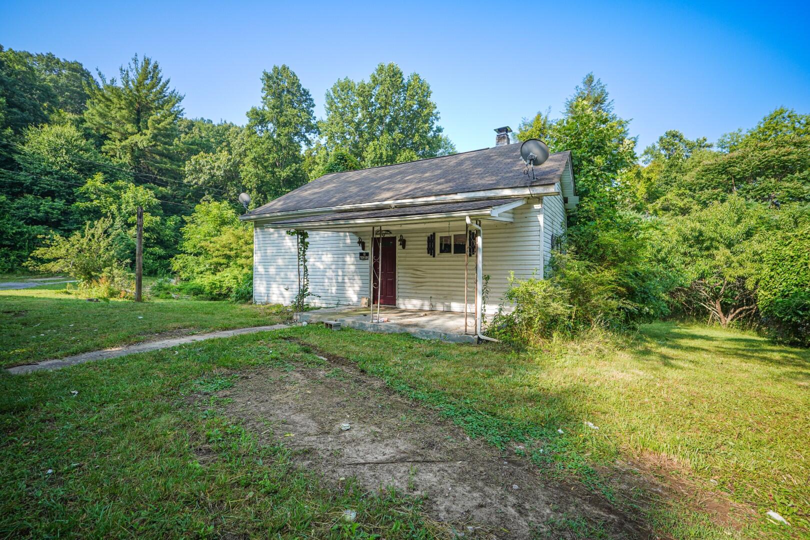 176 House Of Prayer Road Elizabethton, TN 37643 - Photo 8 of 19 IMG_6439 (Large)