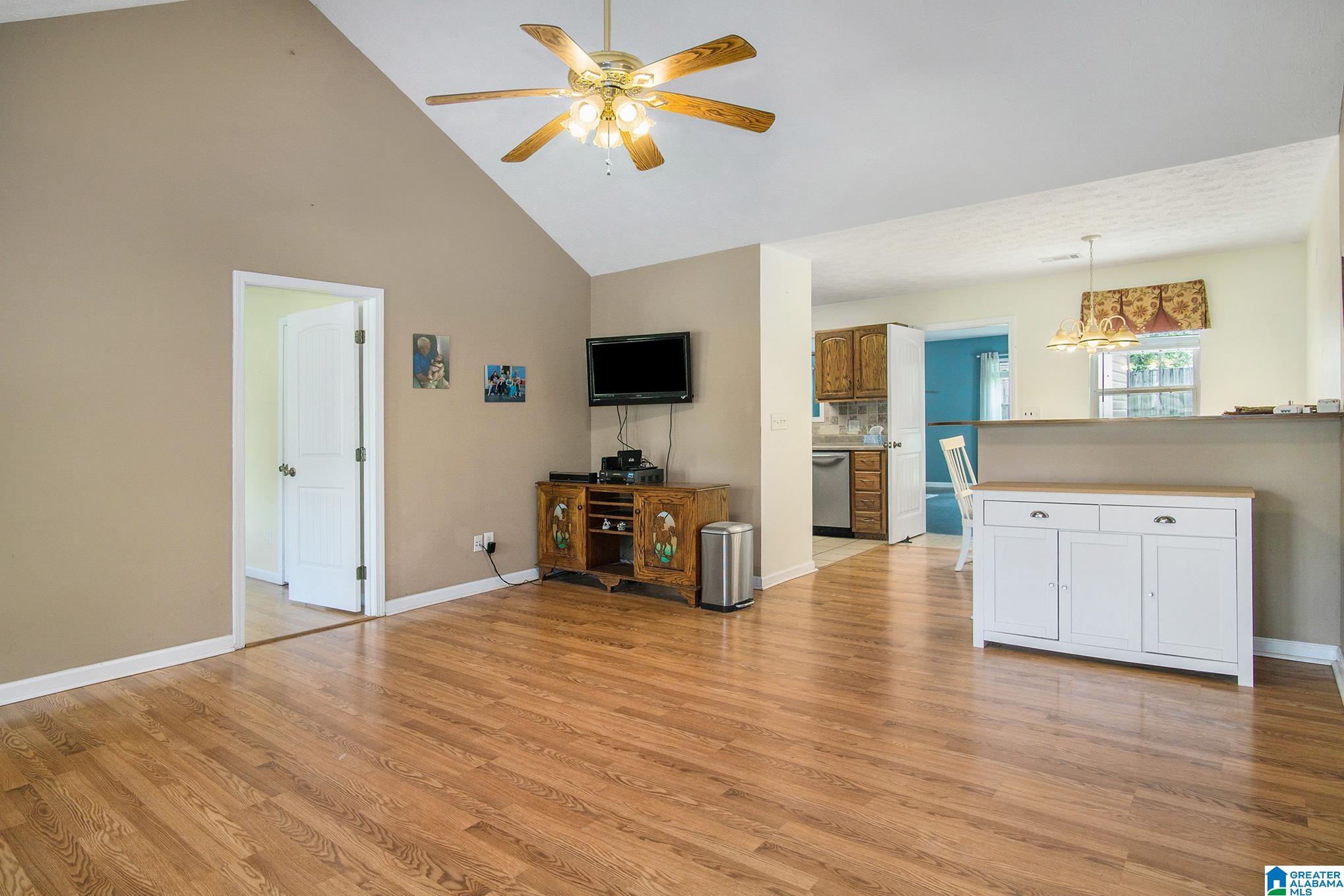 1641 4th Avenue North Clanton, AL 35045 - Photo 4 of 29