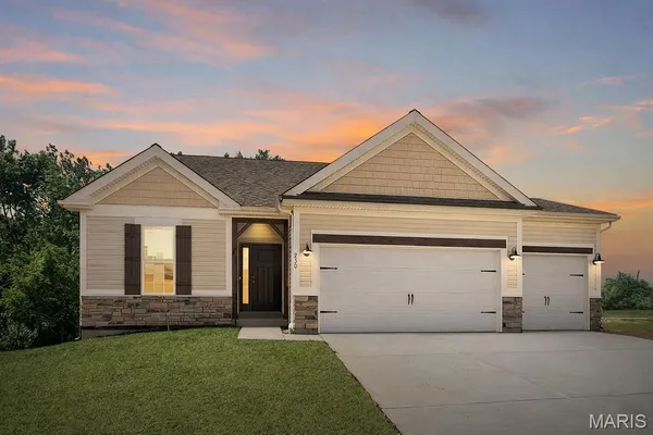 $322,000 | 2304 Hank's Close, Unit 172 STB, Washington, MO 63090