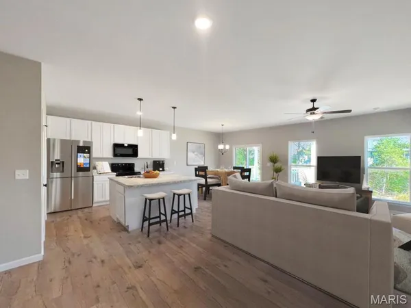 $322,000 | 2304 Hank's Close, Unit 172 STB, Washington, MO 63090