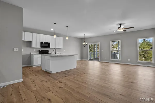 $322,000 | 2304 Hank's Close, Unit 172 STB, Washington, MO 63090