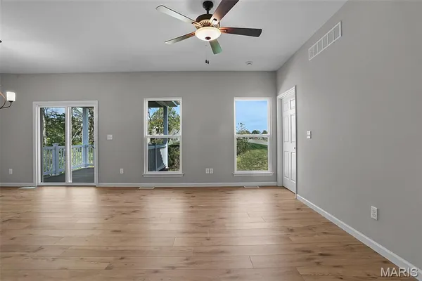 $322,000 | 2304 Hank's Close, Unit 172 STB, Washington, MO 63090