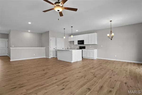 $322,000 | 2304 Hank's Close, Unit 172 STB, Washington, MO 63090